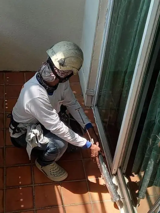 Sealant replacement at a window frame during MCST repair works